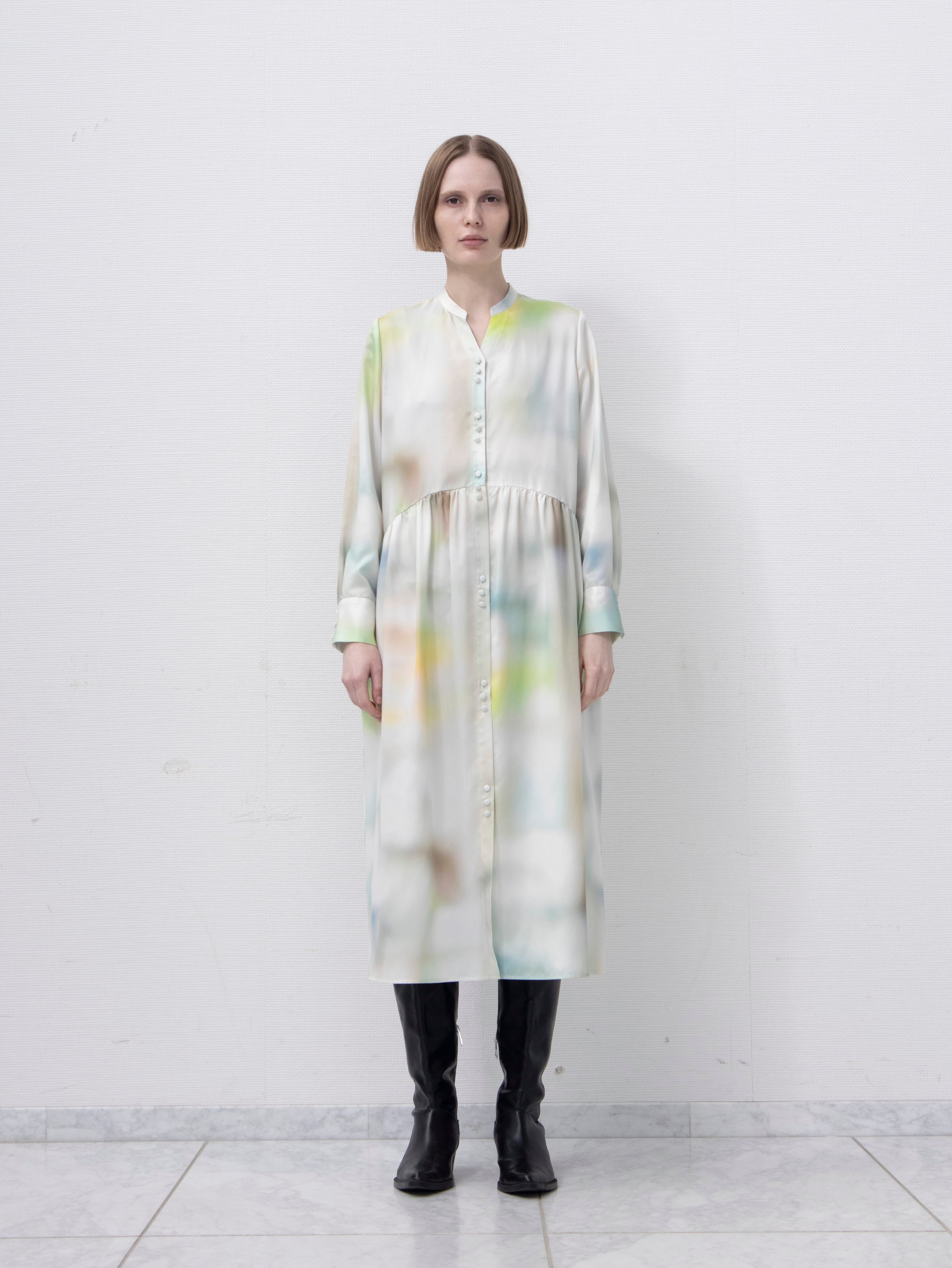 オーロラのように揺らめくワンピース | RO-33287_IVORY | JUN OKAMOTO