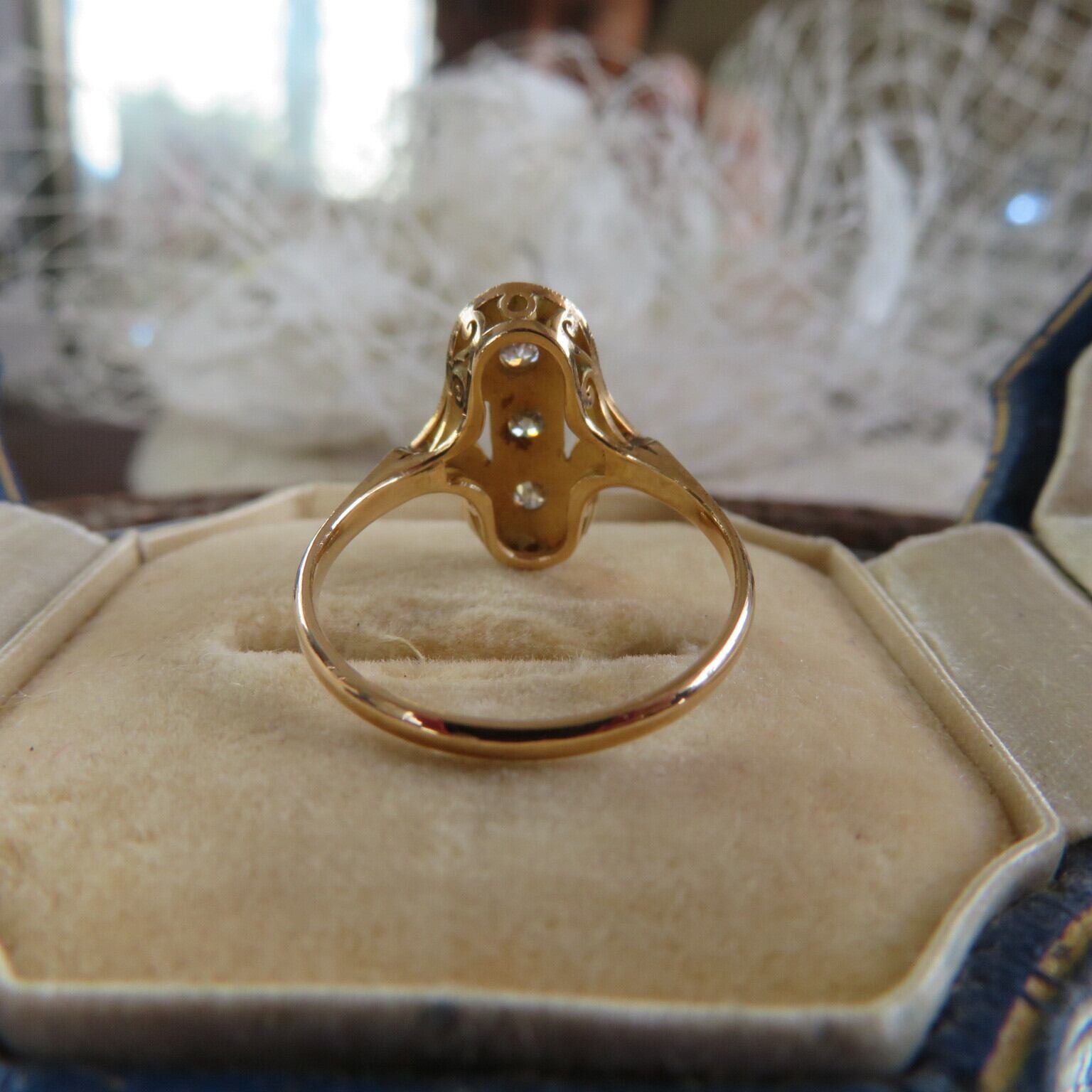 ヴィンテージ 和彫り18金ダイヤモンド3粒の端正なリング