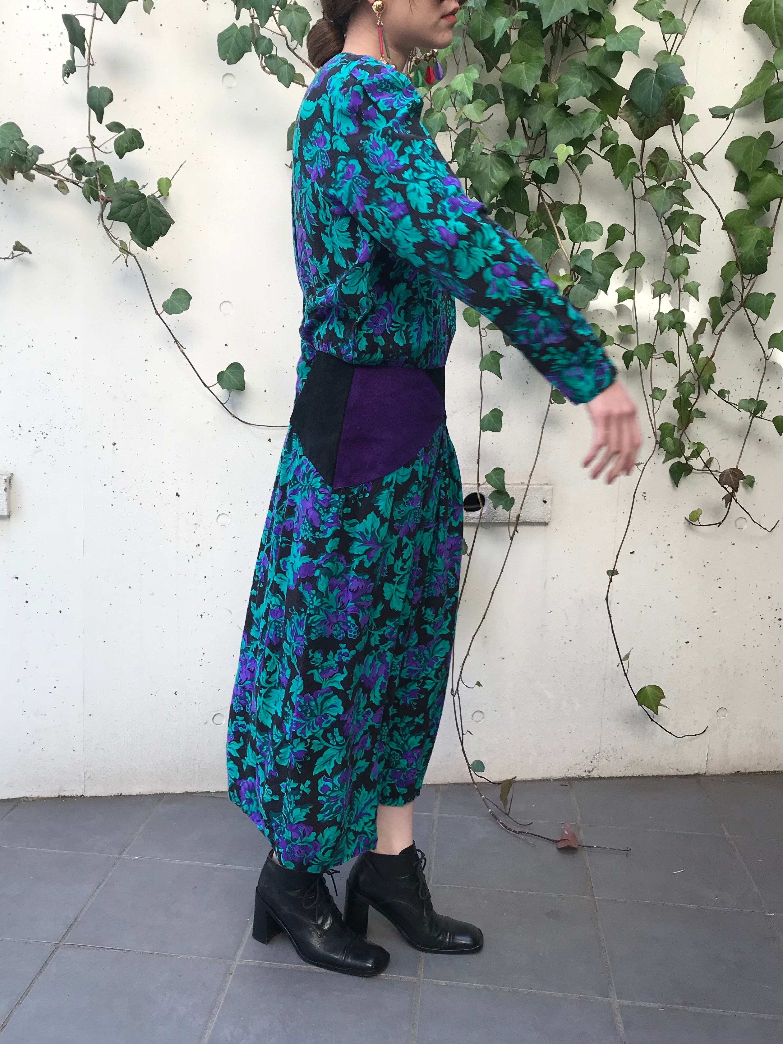 80s Black Purple Green Floral Dress ヴィンテージ ブラック グリーン パープル 花柄 レーヨン ワンピース Riyad Vintage Shop