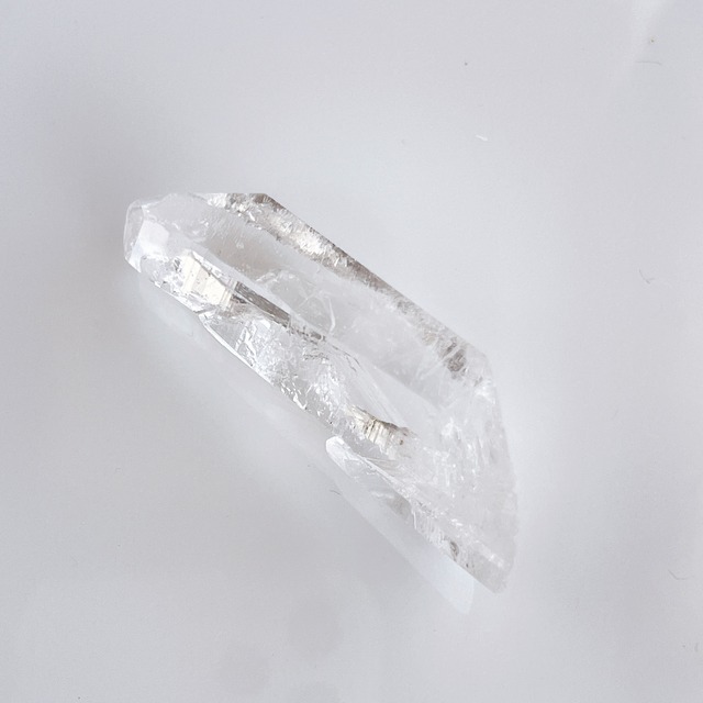 ブラジル産クリスタルポイント21g レインボー ✧麻ポーチ付き✧原石✧水晶ポイント