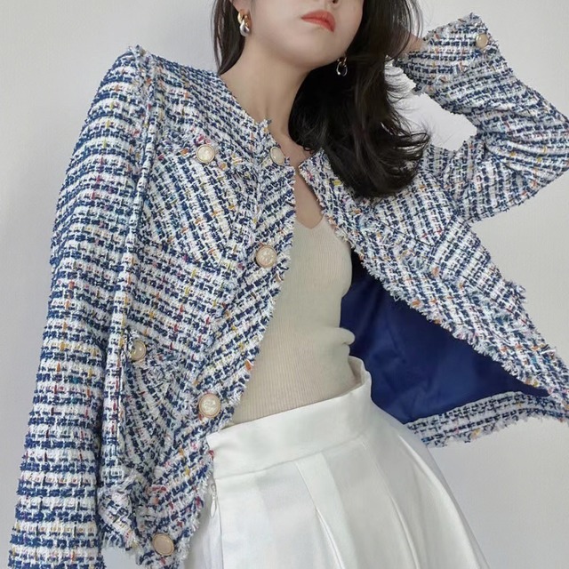 アウター レディース 送料無料 ジャケット ノーカラー フリンジ チェック ツイード パールボタン トラッド ポケット付き サテン裏地 オーバーサイズ 襟なし インスタ トレンド 羽織 コート JK フェミニン モノトーン かわいい きれいめ かっこいい おしゃれ 小顔見せ 着?せ 体型カバー オフィス 通勤 OL 女子会 お出かけ イベント パーティー お呼ばれ ゆったり モテ デート ブルー S M L XL