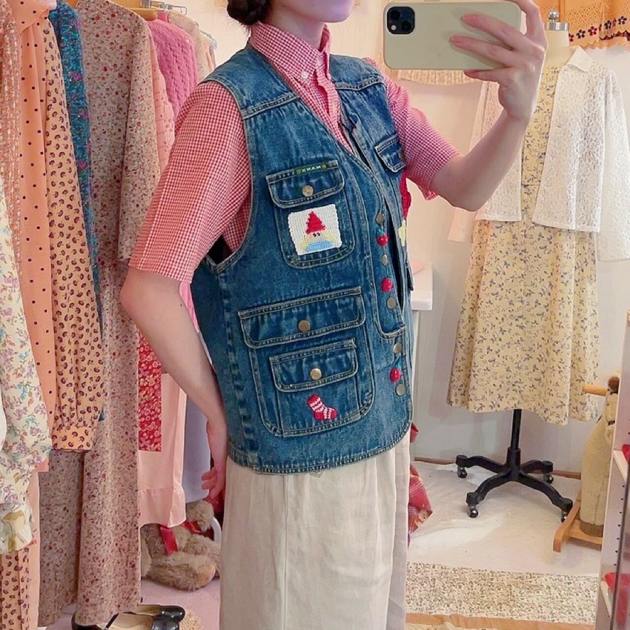 remake ✂︎ strawberry button denim vest