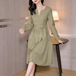 【送料無料】 ロングドレス 2色 パーティドレス カラードレス ひざ丈 長袖 Vネック Aライン フレア ポケット ボタン エレガント 可愛い 大人可愛い きれいめ シンプル カジュアル シック コンサバ 華やか 大人 上品 おしゃれ お洒落 主役級 こなれ感 高見え 無地 春 秋 20代 30代 40代 レディース 女性用 ママ お出かけ 女子会 お呼ばれ 休日 お茶会 入学式 入園式 結婚式 二次会 パーティ 演奏会 着回し 普段使い ファッション 楽ちん 体型カバー 定番 ブラック グリーン