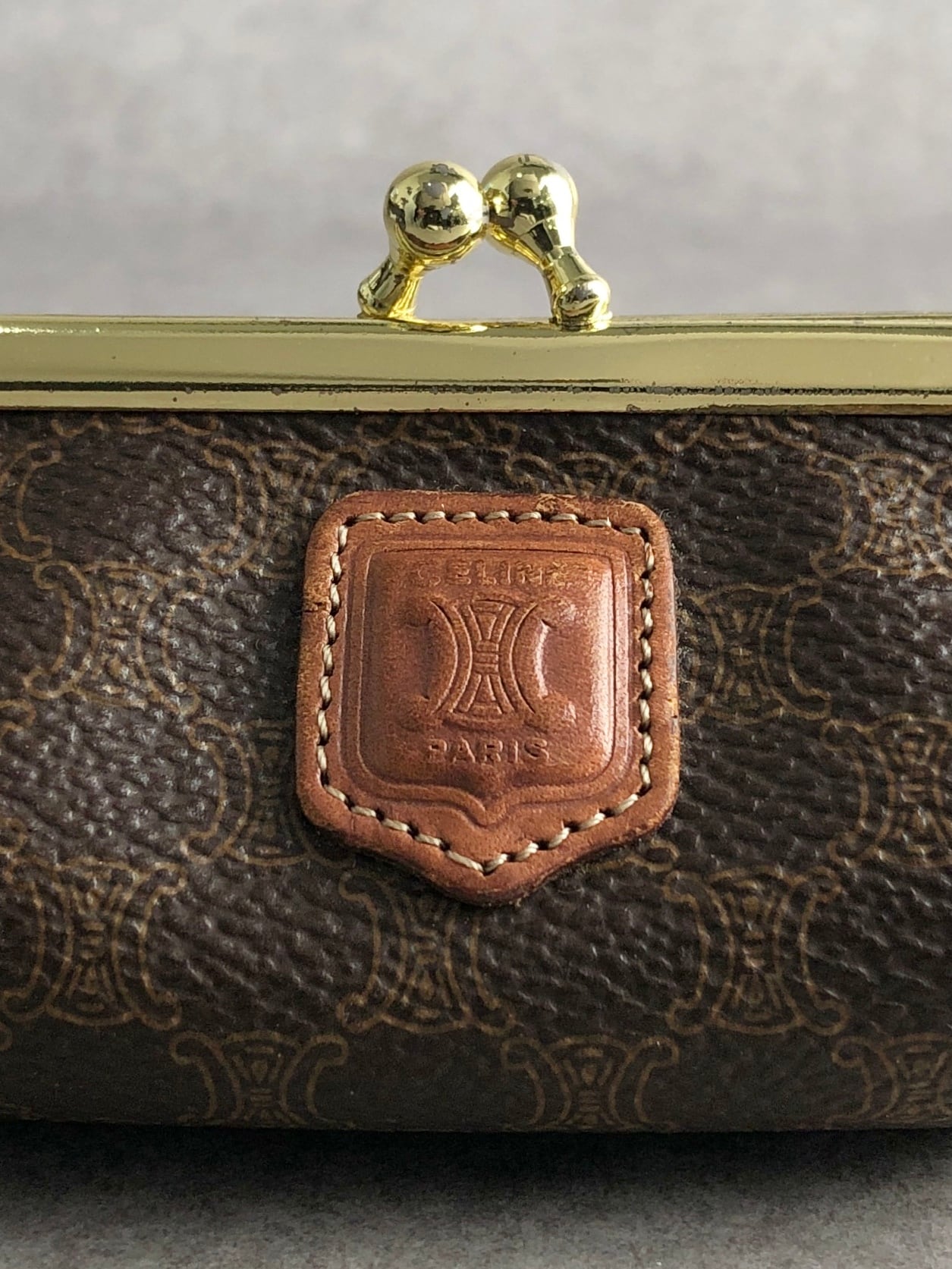 セリーヌ CELINE ビンテージ マカダム がま口 財布 希少品らしいです！ CELINE セリーヌ マカダム 財布 ブラウン ブラゾン型押し PVC がま口