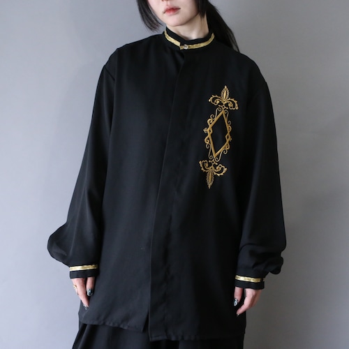 "刺繍" and gold taping design fry-front minimal mode shirt