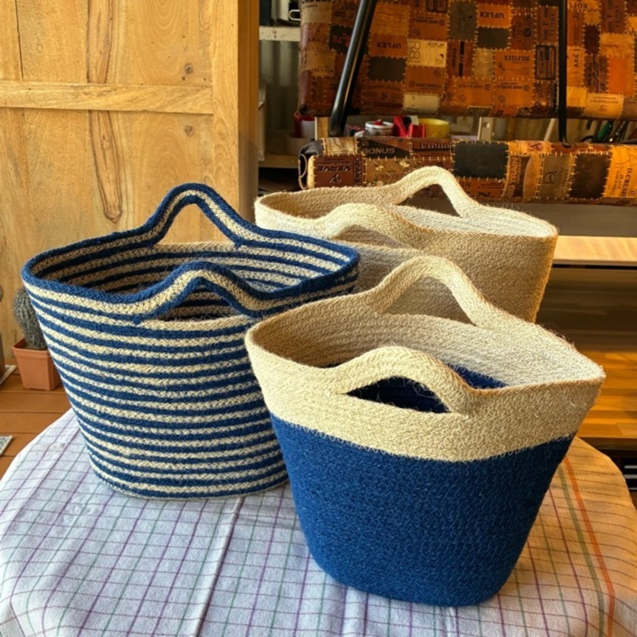 Bangladesh Jute two tone oval basket Blue　バングラディッシュ　ジュートツートーンバスケット　オーバル　ブルー　L　収納　カゴ　ラウンド　小物入れ