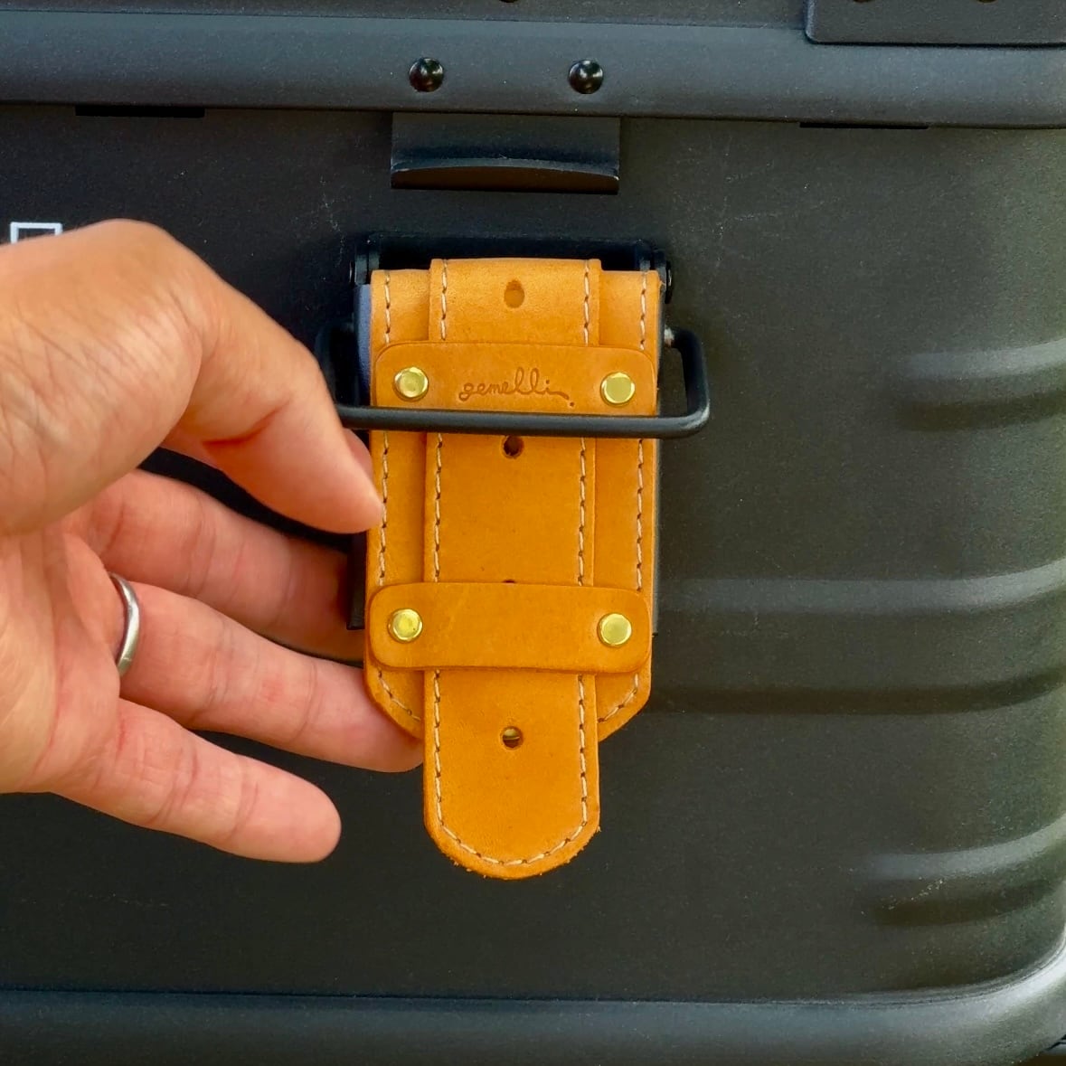 アルミコンテナレザーベルト&ハンドル ナチュラル | gemelli（ジェメリ）