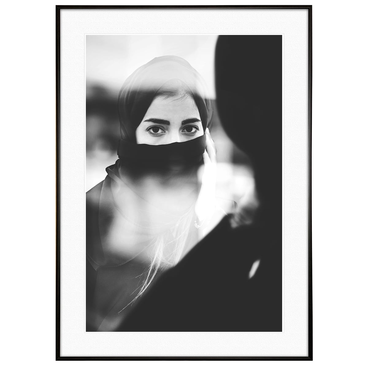 人物写真 鏡ごしに視線を送る女性 インテリアアート モノクロポスター額装 AS3156