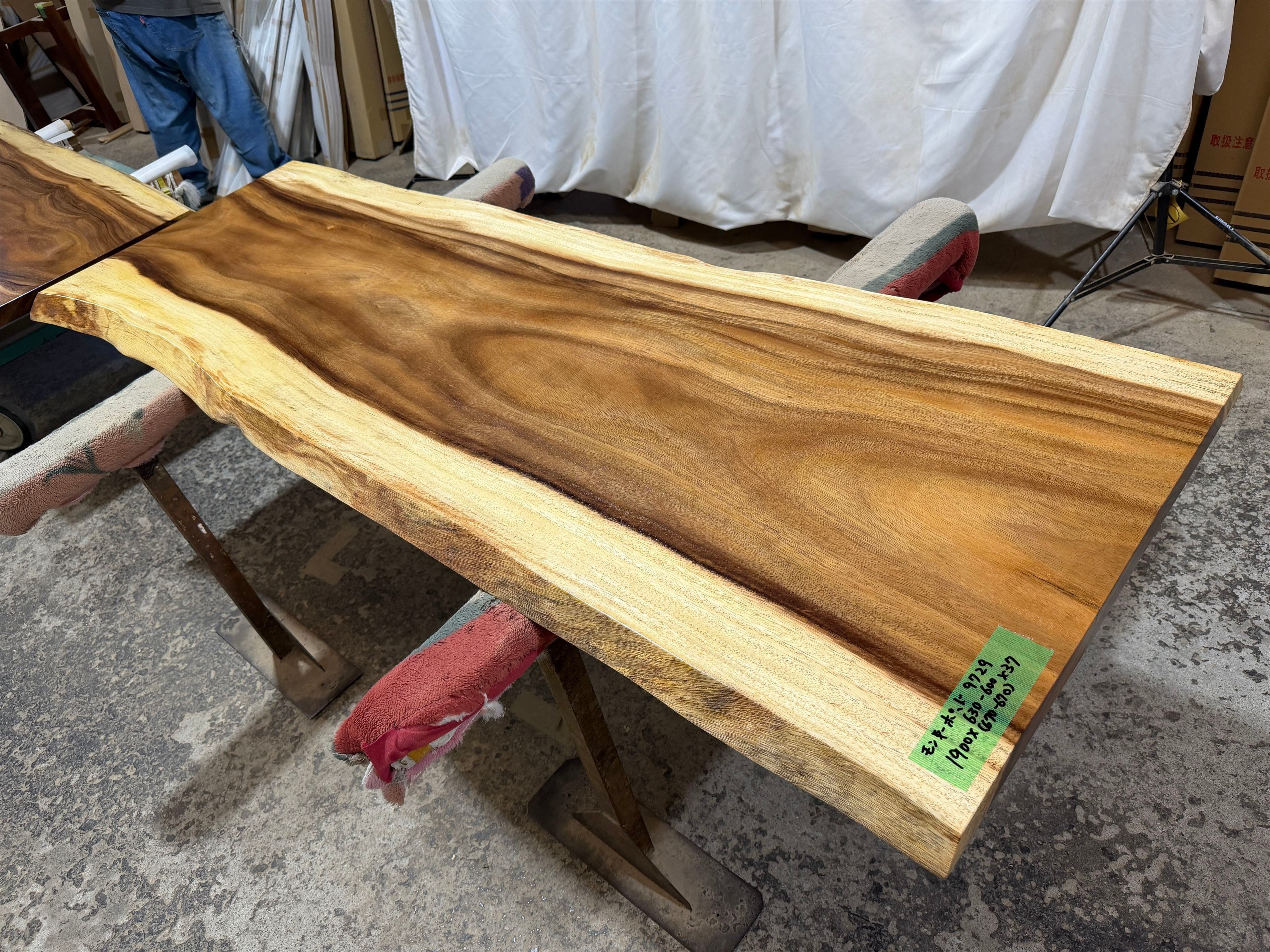モンキーポッド9729 一枚板無垢 乾燥材 1900x630-600x37mm カウンター センターテーブル ダイニングテーブル