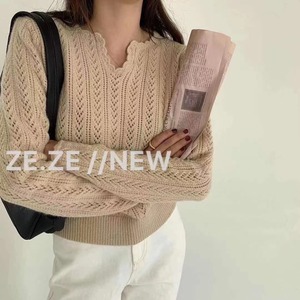 キーネック針抜きニット