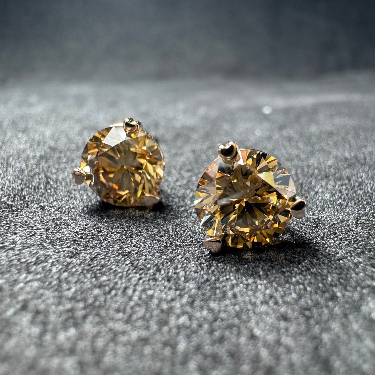 K18PG 2.01ct 一粒 ブラウンダイヤモンド ピアス シンプル 3本爪
