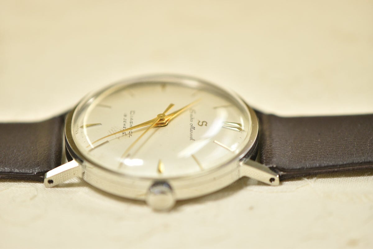 メンズ】セイコー マーベル 19石 Sマーク 赤機械の稀少モデル 廃業時計