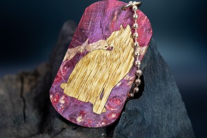 スタビライズウッド メープルバール ドッグタグ 象嵌 優雅に座る猫