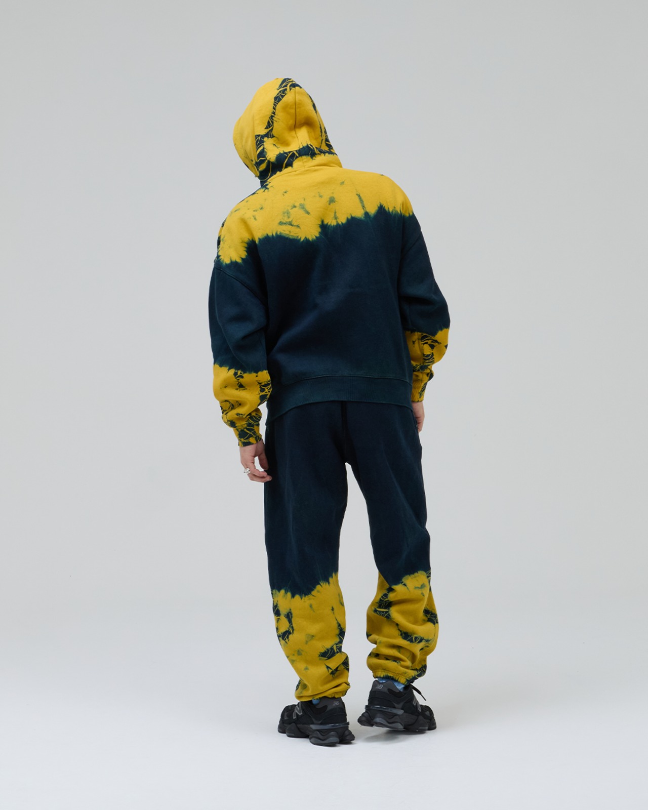 【数量限定 / セットアップ可】 裏起毛藍染めタイダイスウェットパンツ イナヅマ
