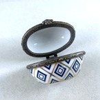 陶器の小物入れ　菱形模様　ネイビー×ゴールド　Porcelain Art 19otd25