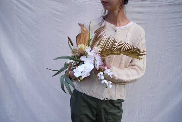 GRAYISH bouquet-boutonniere