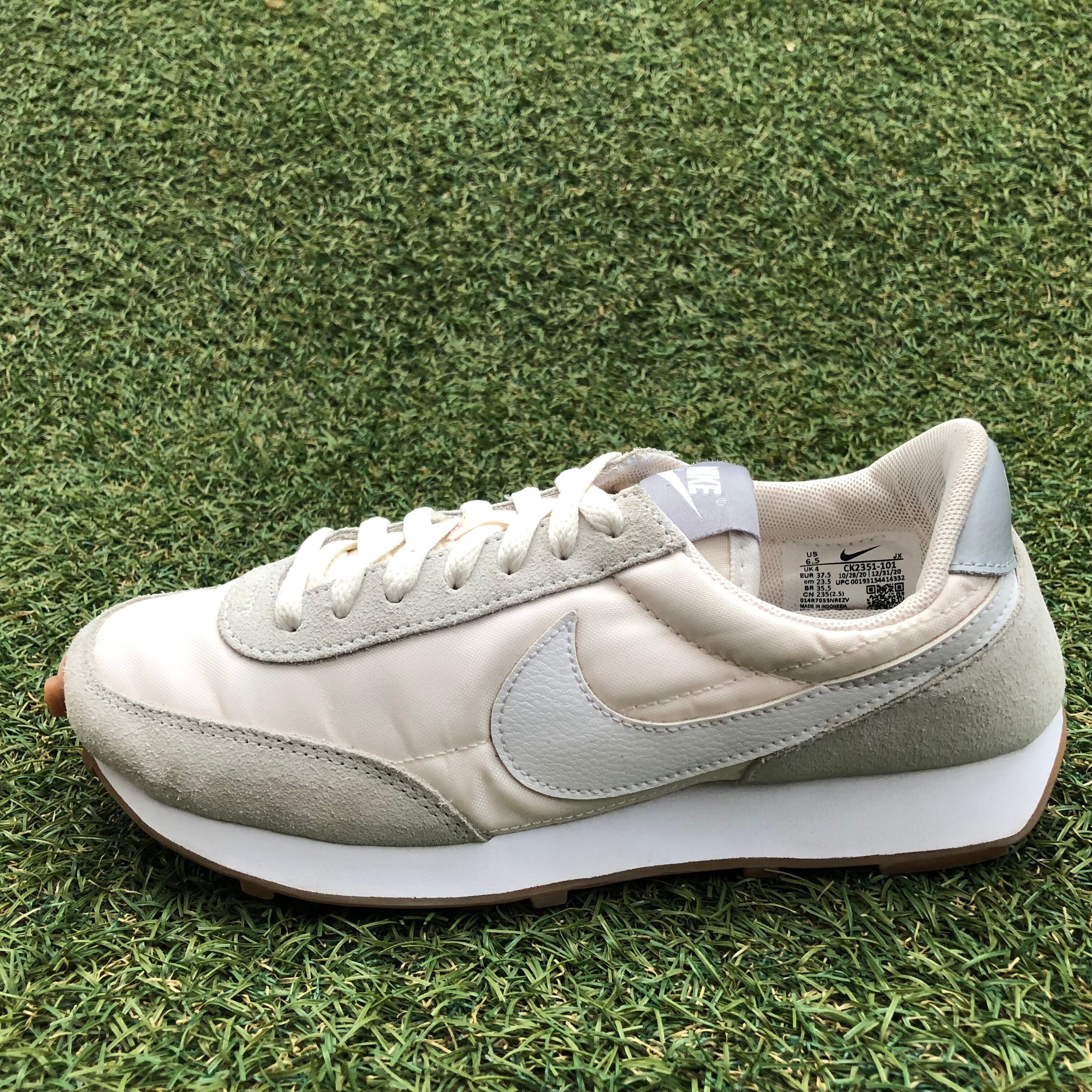 NIKE DAYBREAK ナイキ デイブレイク HW764