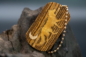 【黄王檀】リオグランデパリサンダー ドッグタグ 象嵌 闊歩