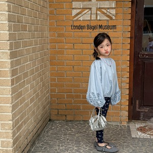 春花びらパフ袖ブラウス