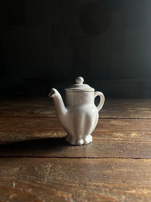 <98>　Yuichi Nakata　白釉茶壺