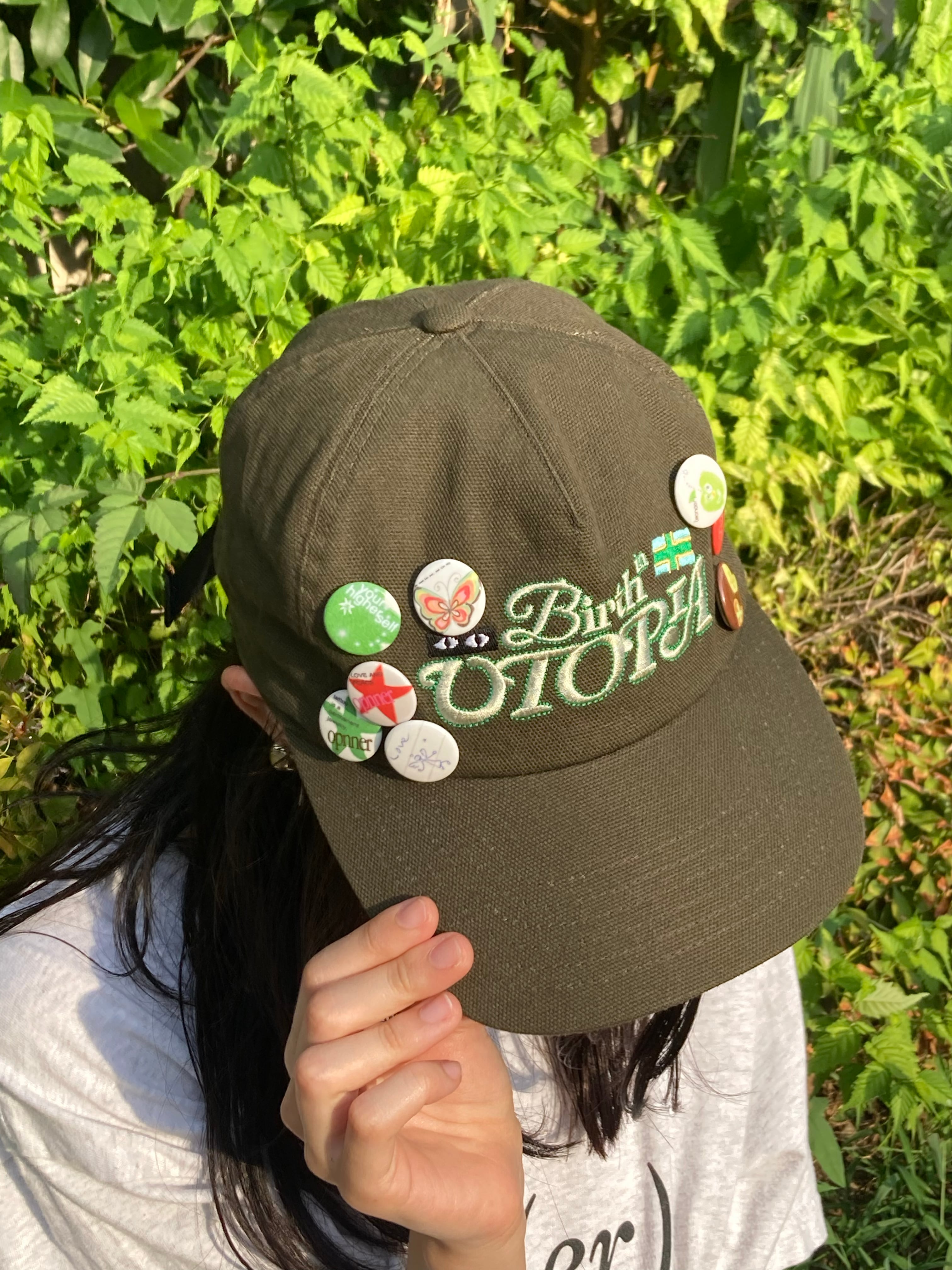 T-shirt + Pin Button Set | opnner