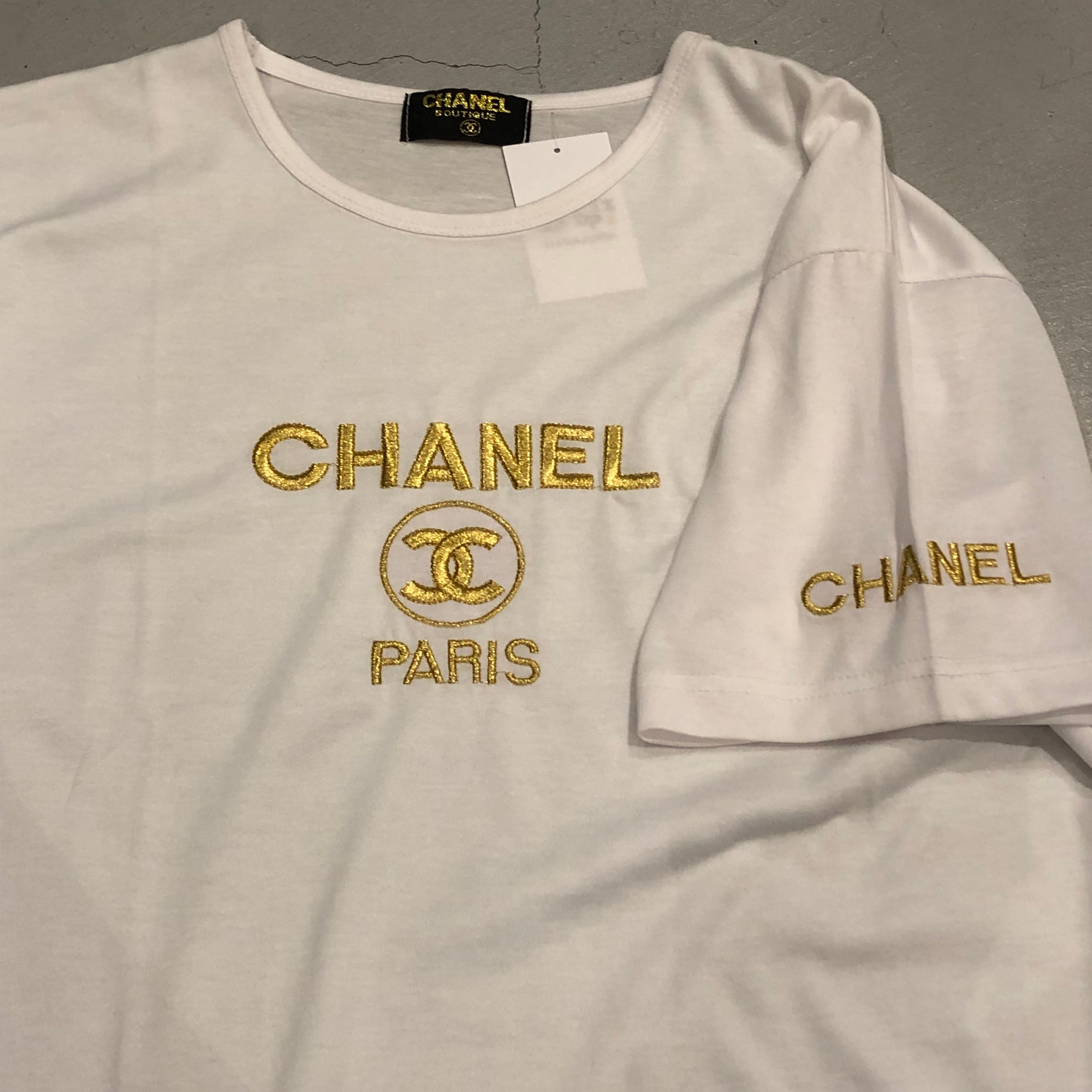 CHANEL ヴィンテージ Tシャツ 80s ロゴT 古着 カットソー VINTAGE 80s 90s CHANEL シャネル ロゴ 金刺繍 Tシャツ - メルカリ