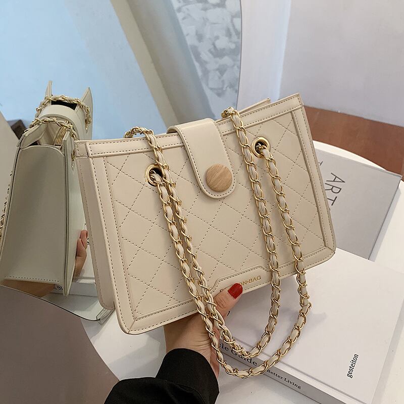 シンプルで大容量のバッグ2020ダイヤモンドショルダーメッセンジャーバッグワイルドチェーンスモールスクエアバッグの新しい流行のファッションバージョン Tiancai_Wing_Bag1639867