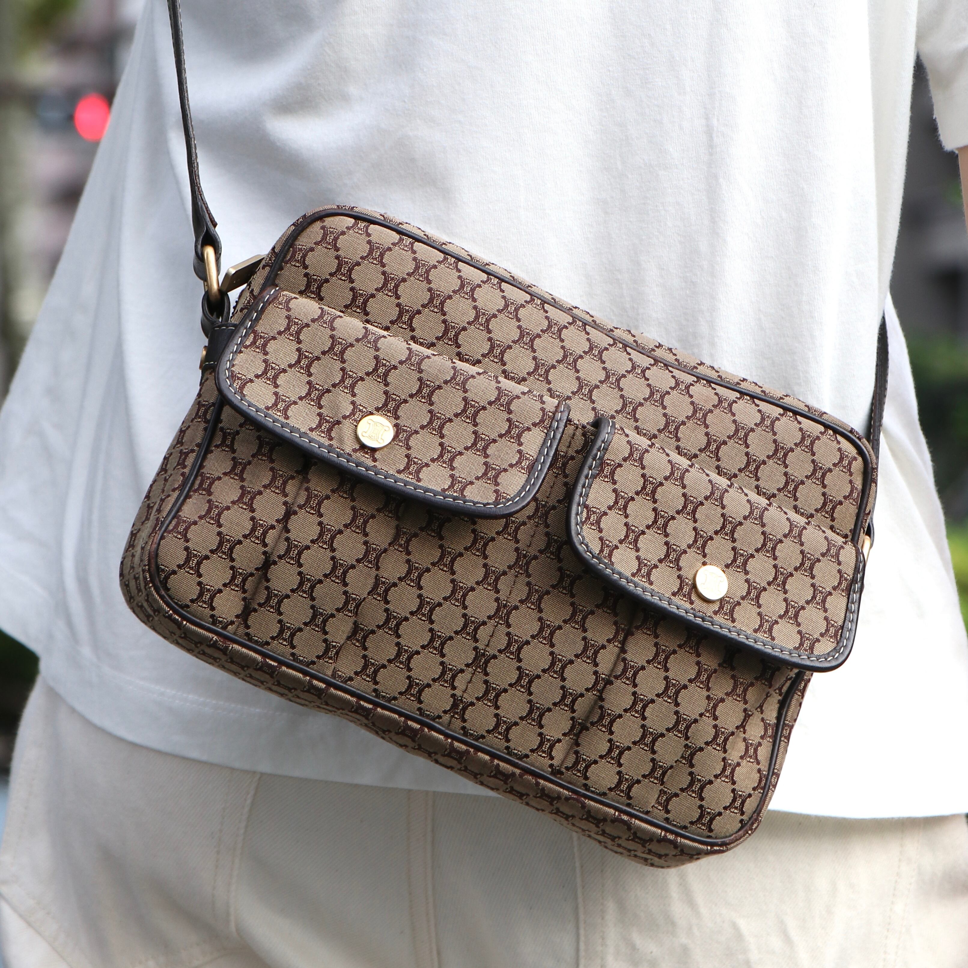 美品】Ferragamo 著 フェラガモ ショルダーバッグ レザーガンチーニ焦げ茶 