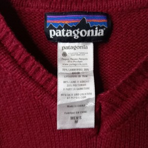 パタゴニア　ラムウール　Vネックセーター　ニット　レッド　ネイビー　M