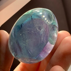142.虹たまご☆フローライトたまご 台座付き