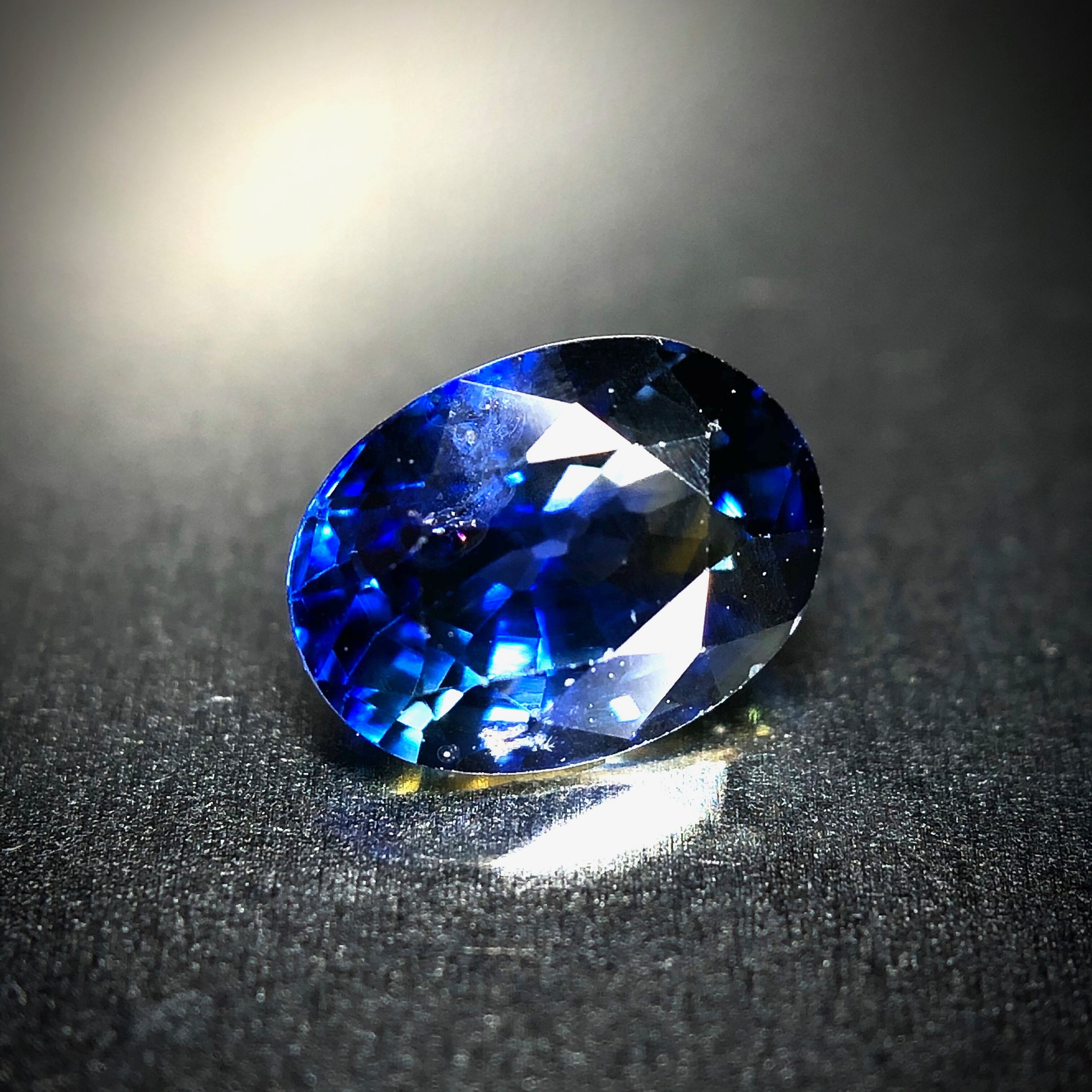 深いブルーにイエローのアクセント 0.70ct 希少石 バイカラーサファイア | Frederick’s Gems&Jewelry powered  by BASE