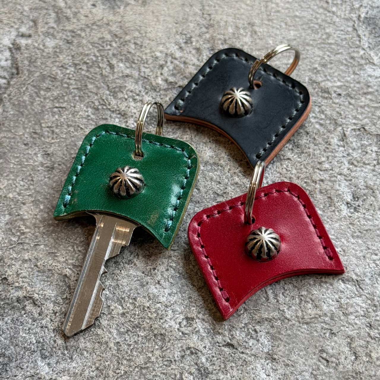 【限定商品】キーカバー スタッズ コードバン