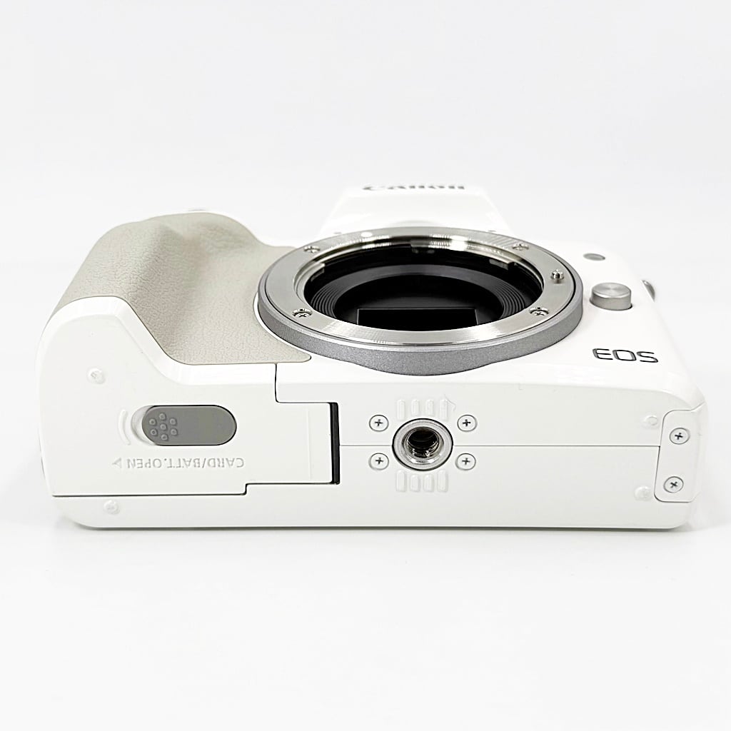 美品】キヤノン CANON EOS Kiss M ダブルズームキット ホワイト ミラー