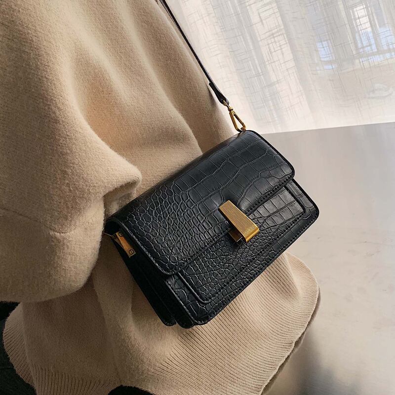 ネットセレブ同じスモールバッグ女性2020春夏ワイルドテクスチャーメッセンジャーバッグファッションスモールスクエアバッグの新しい流行バージョン 手作りハンドバック56952564822