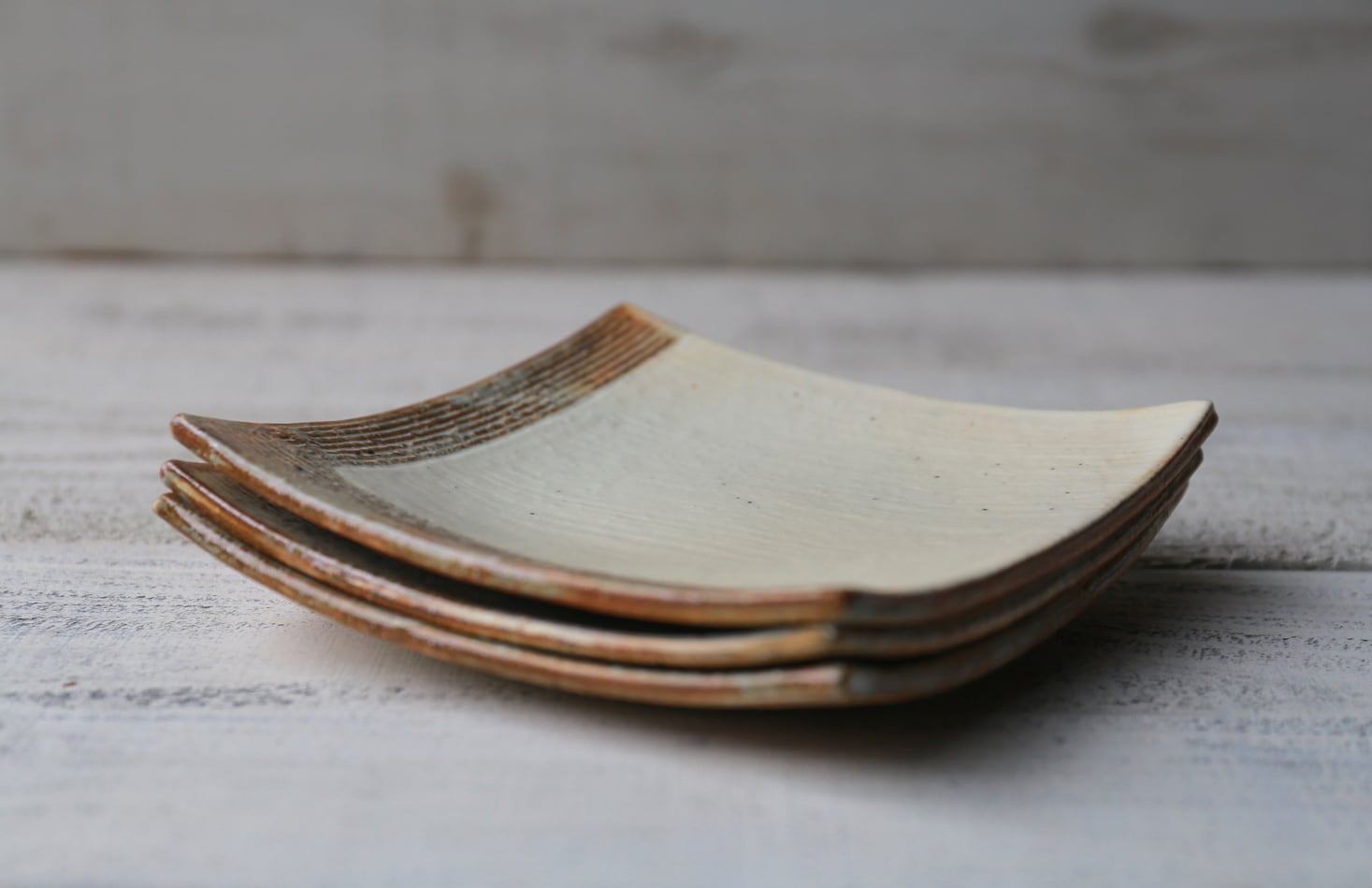 L彫 4．5寸四方深皿 | 古谷製陶所