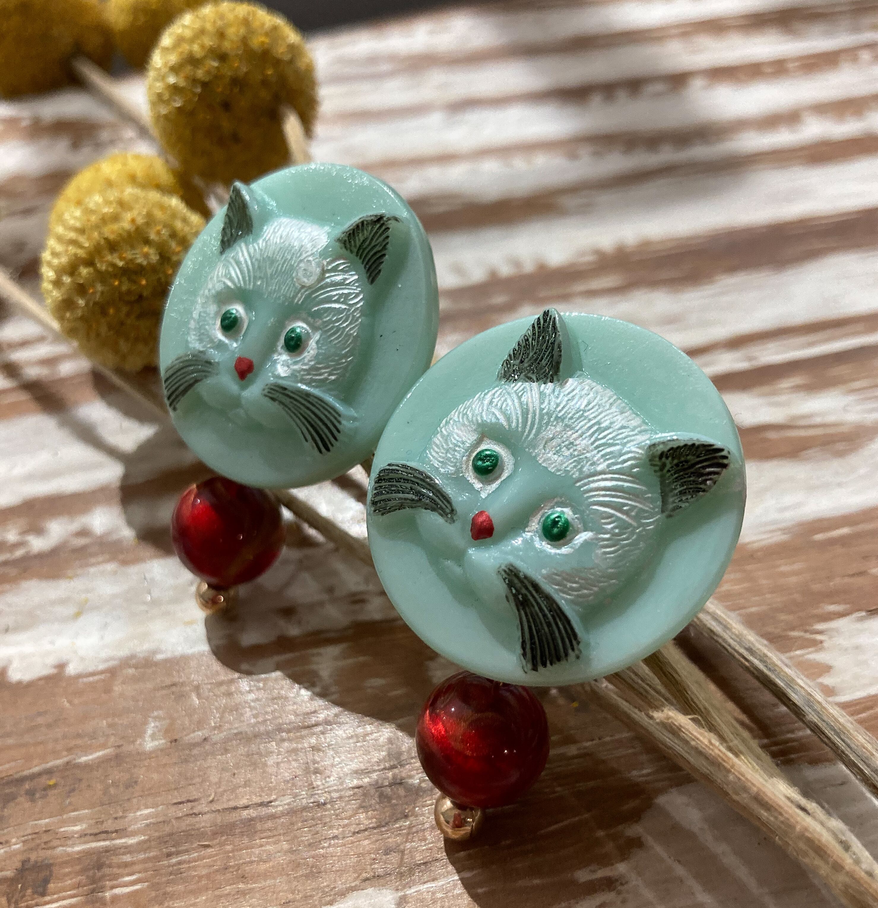 猫year新作》洋菓子なカラーの大きめ猫ピアス/イヤリング【ミントberry  