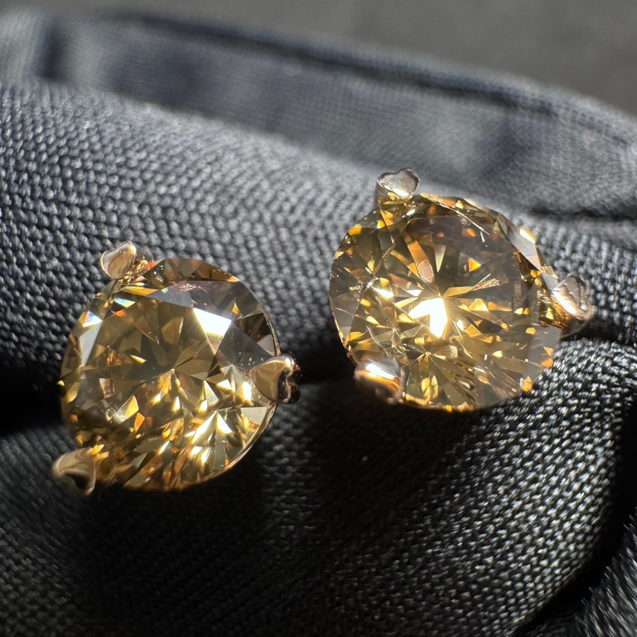 K18PG 2.01ct 一粒 ブラウンダイヤモンド ピアス シンプル 3本爪