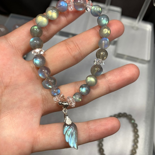no3ラブラドライト×羽デザインブレスレット