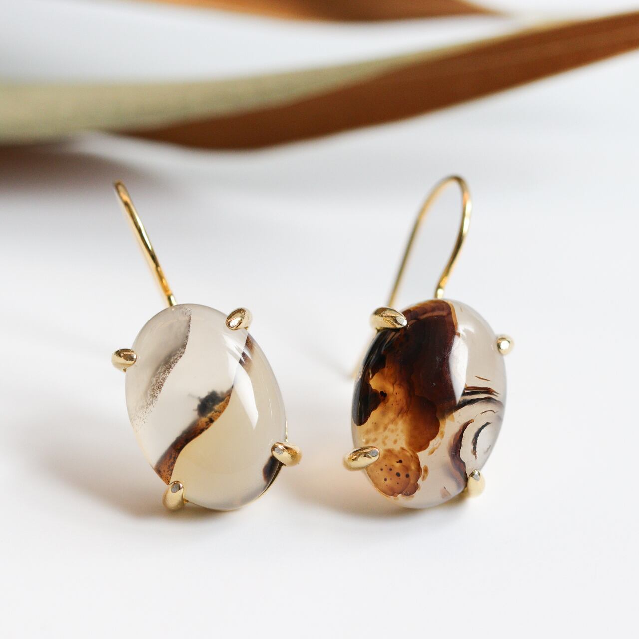 花咲くブルーアゲートのスタッドピアス｜14kgf｜金属アレルギー対応