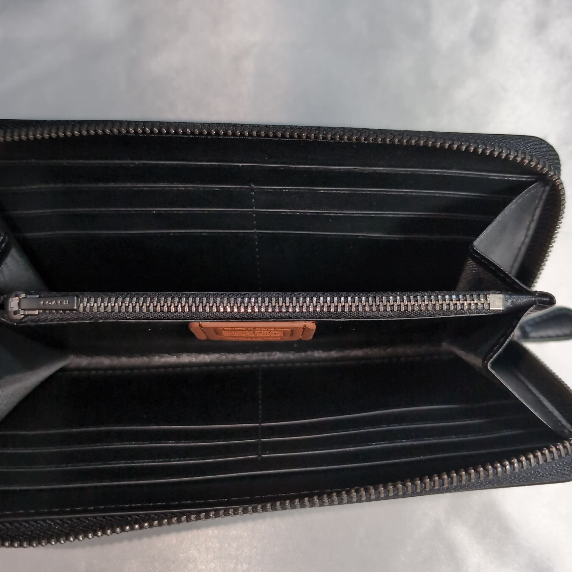 COACHコーチ×ディズニーコラボ ミニーマウスパッチワーク ラウンド