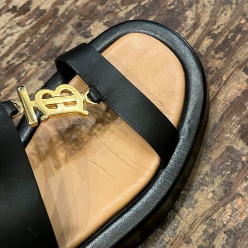 BURBERRY LONDON バーバリーロンドン ロゴサンダル ブラック系 BURBERRY LONDON バーバリーロンドン ロゴサンダル ブラック系