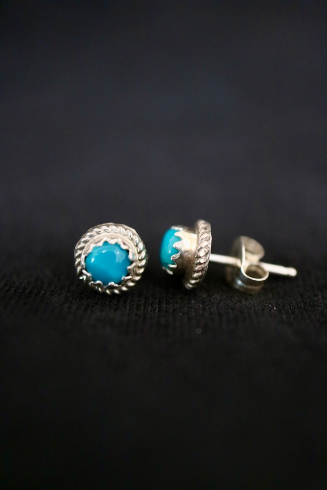 ナバホ族 ターコイズラウンドピアス