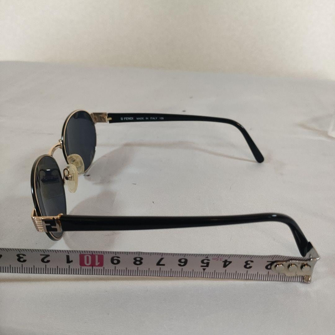 15 美品 FENDI フェンディ ネイビーオーバル サングラス FS137 15 美品 FENDI フェンディ ネイビーオーバル サングラス FS137