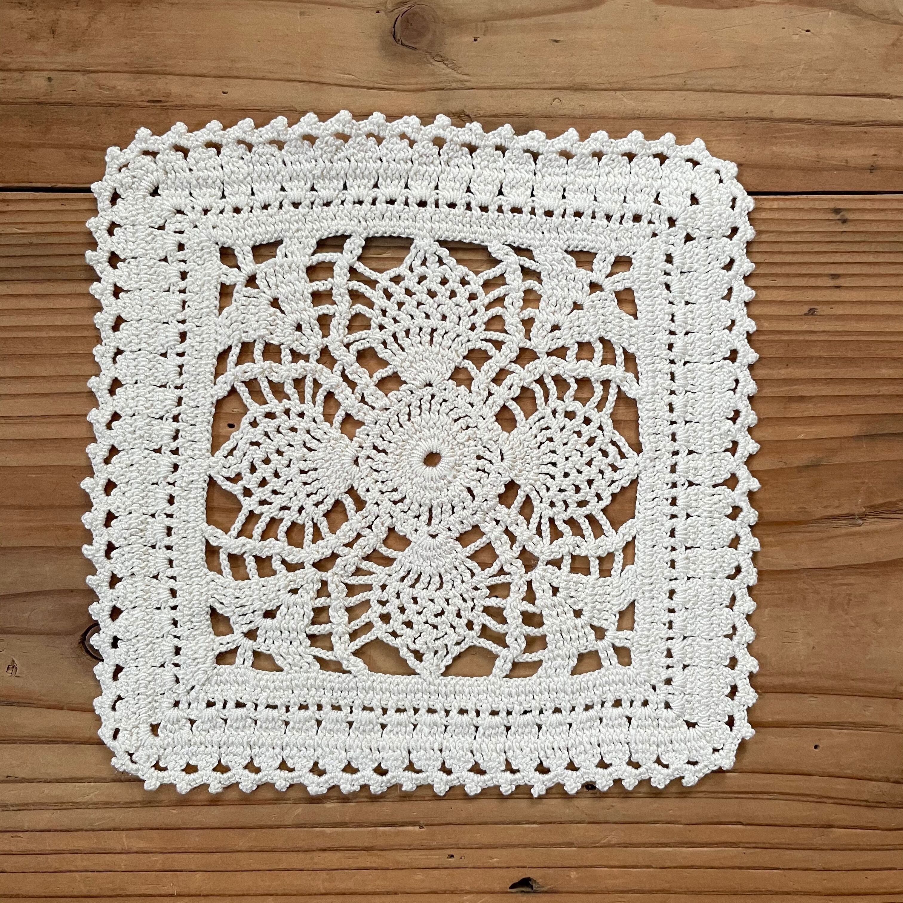 四角いドイリー