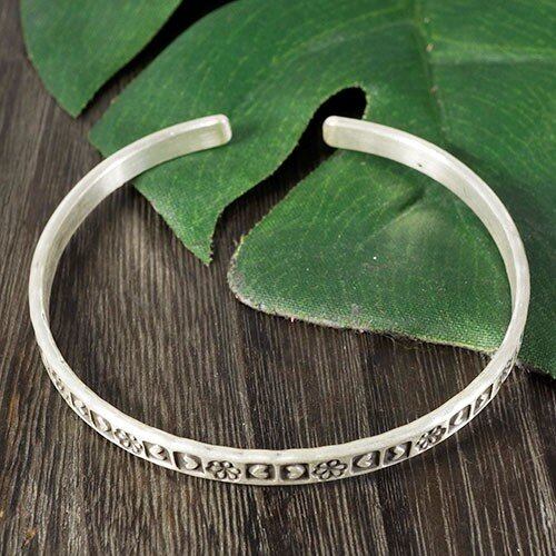 シルバー 幾何学模様 カレン族 ハンドメイド タイジュエリー バングル