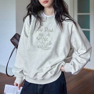 embroidered casual sweatshirt