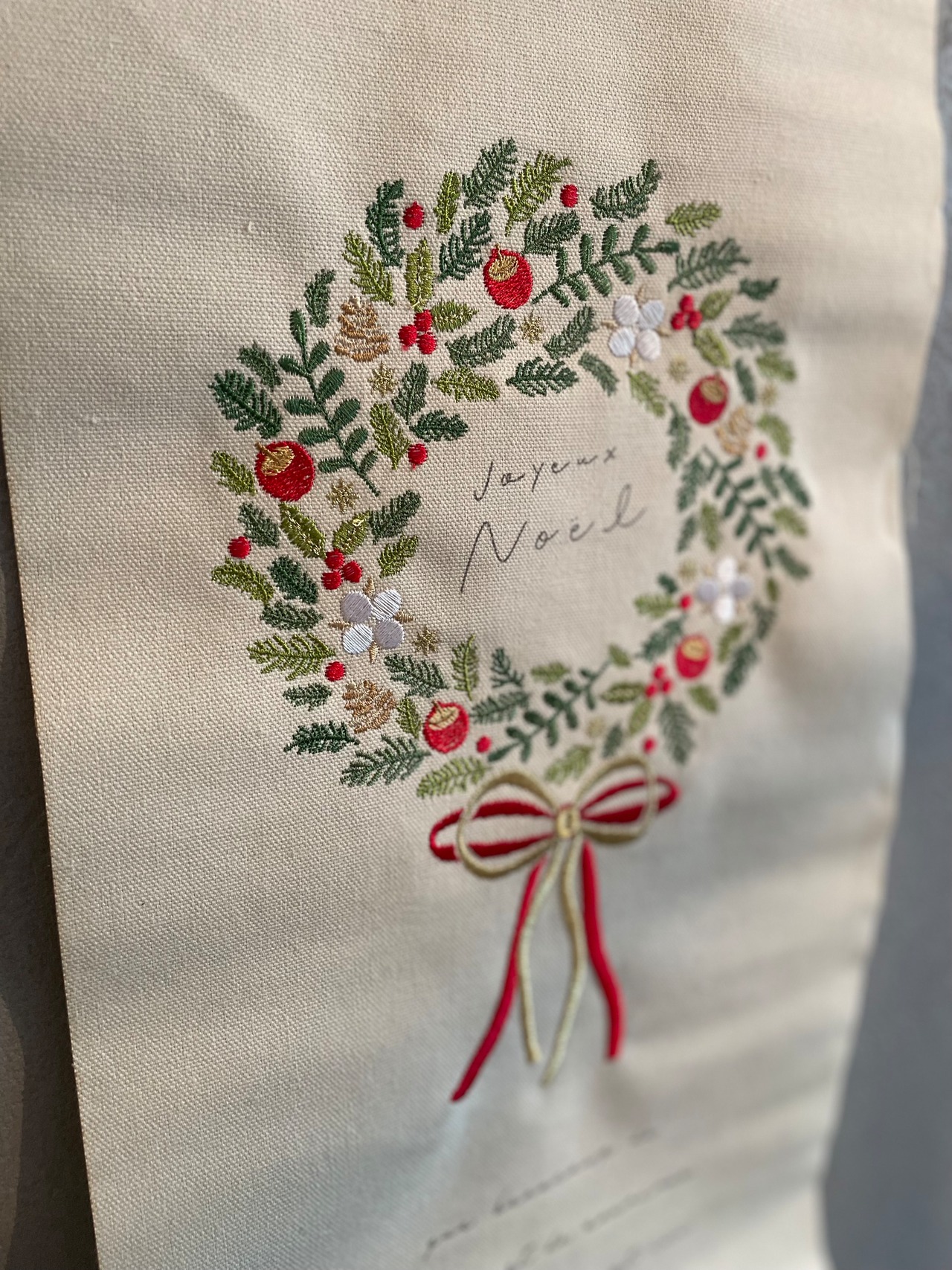 【クリスマス】刺繍タペストリー リース ナチュラルM
