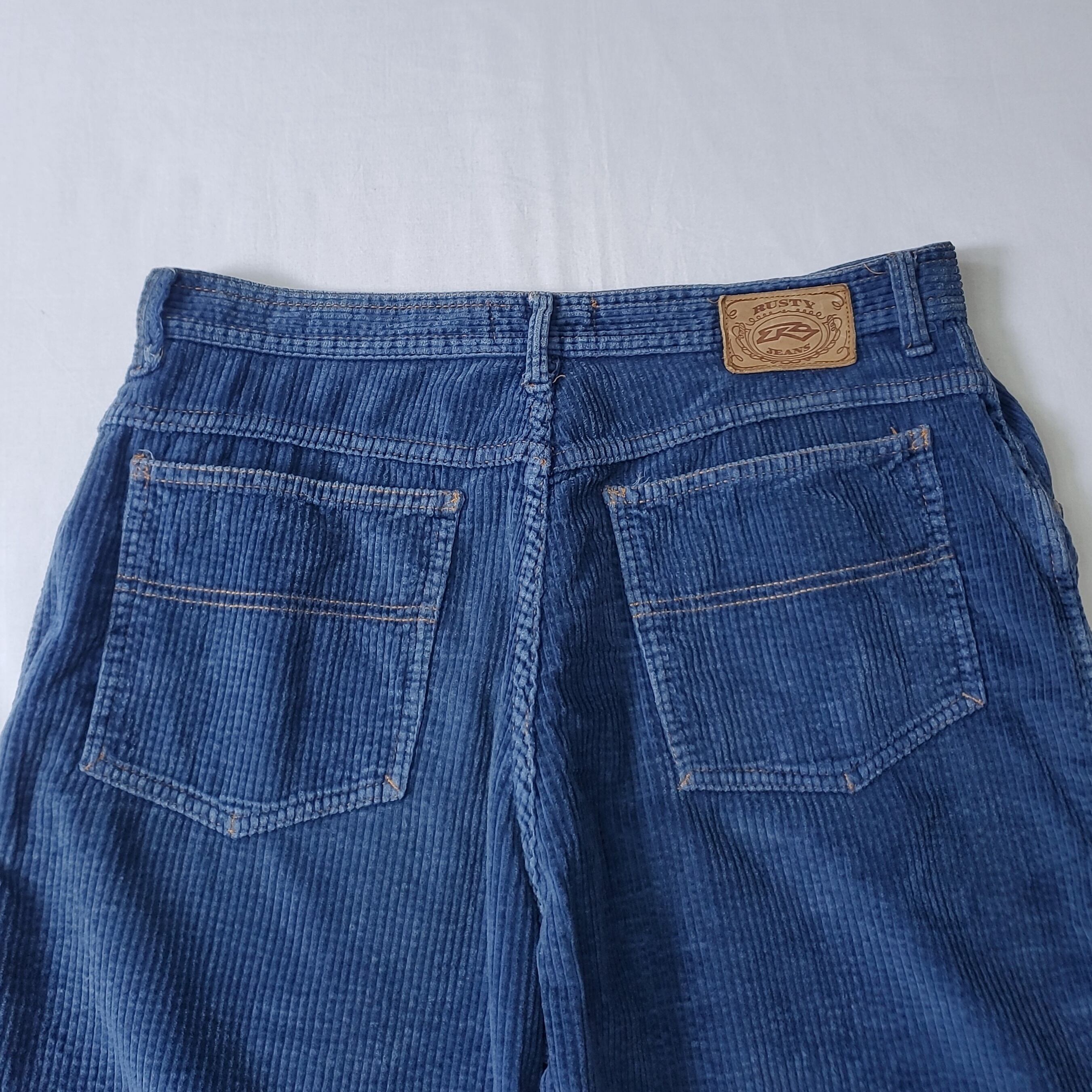 90s RUSTY WIDE-WALE CORDUROY SHORTS | hotcake used clothing