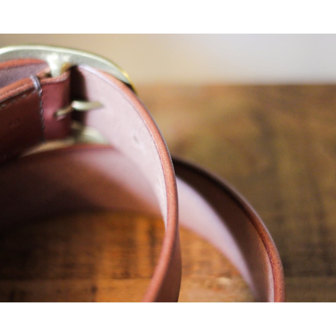 正規逆輸入品 栃木レザーの中でも希少な ハーネスレザー 使用 贅沢な1枚革のレザーベルト レッド 全4色 HL-B02 RED minca 567 