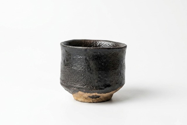 引出黒ぐいのみ／鳥巣窯 岸田匡啓